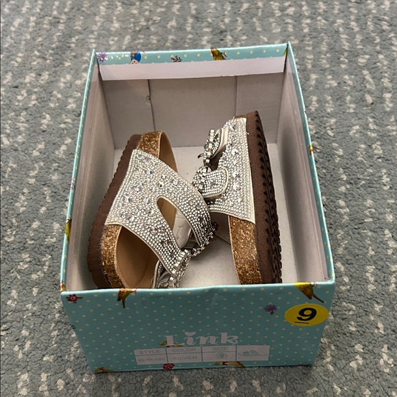 Link Kids Silver Rhinestone Sandals with Rhinestone Buckles - Picture 5 of 6